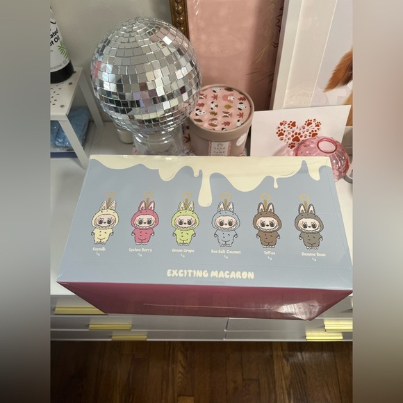 Labubu The Monsters - Exciting Macaron Vinyl
Face - SOYMILK - Picture 4 of 5